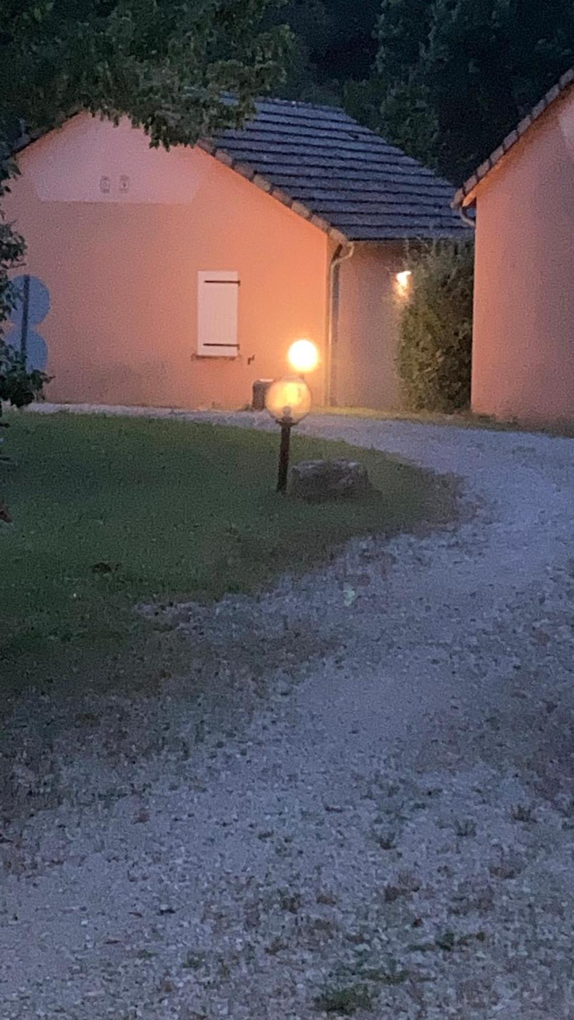 Saint-Geniez D'Olt - Residence Le Colombier Eksteriør billede